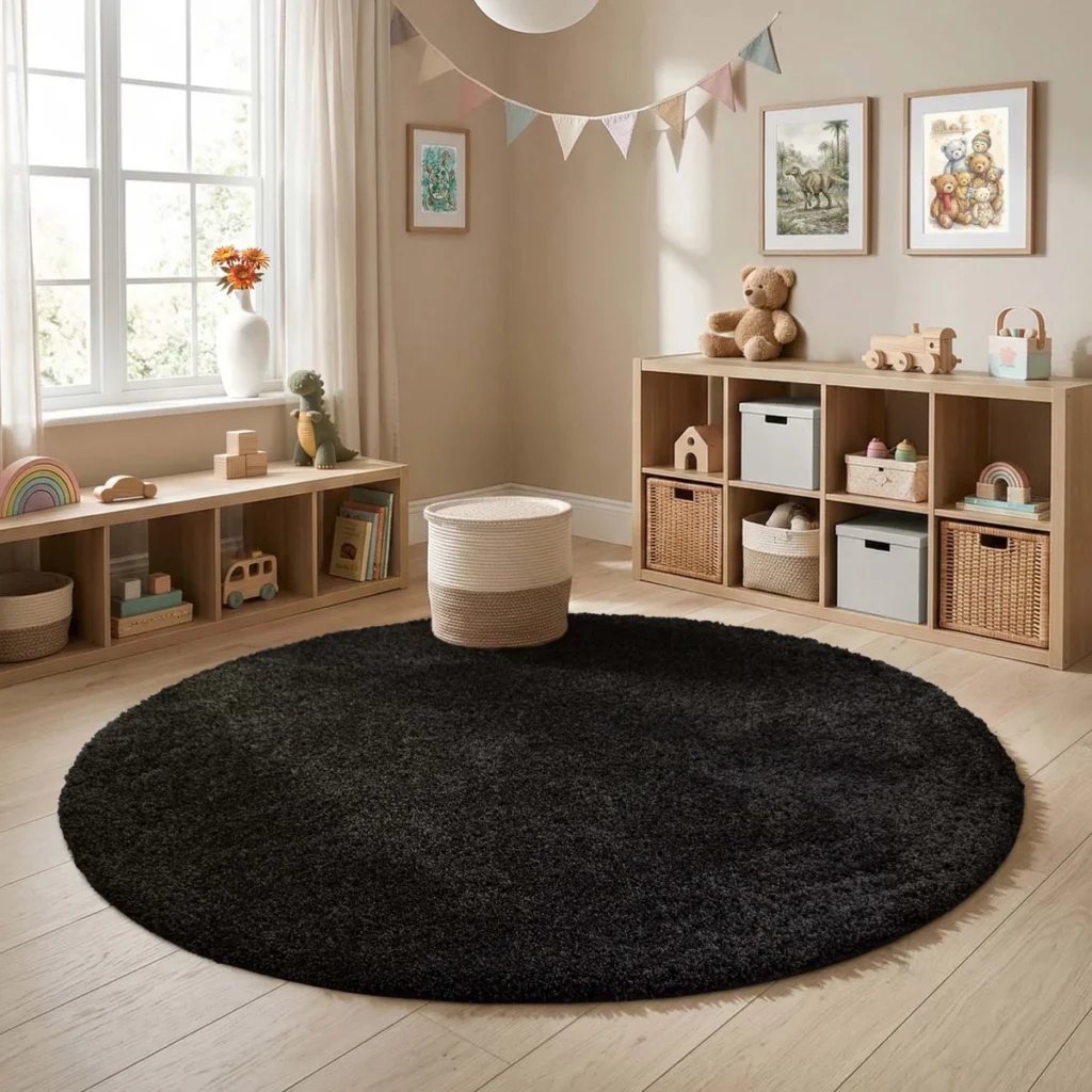 MadeNorth Shaggy Black Rug
