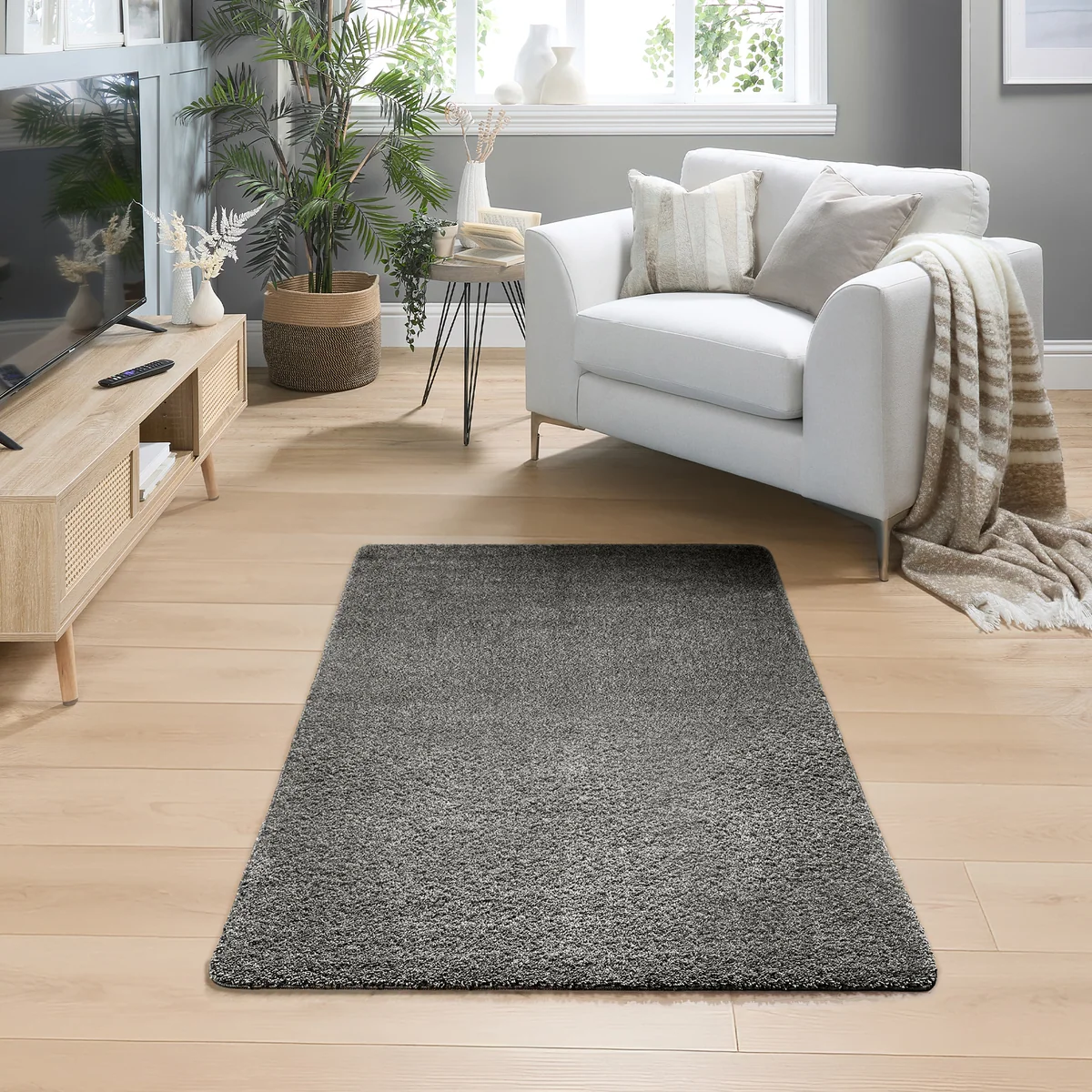 MadeNorth Shaggy Fleck Grey Rug 3 MadeNorth Shaggy Fleck Grey Rug - Image 3