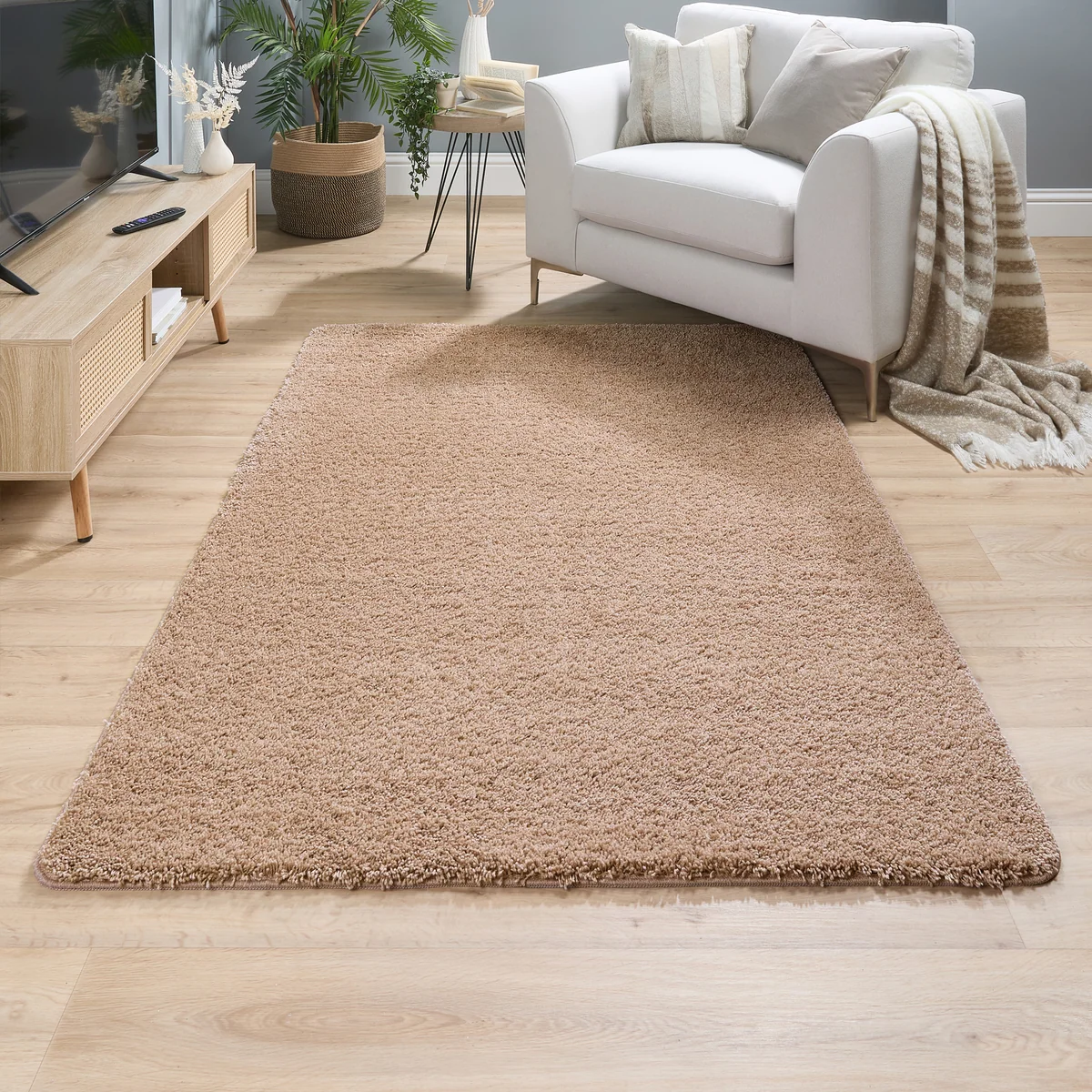 MadeNorth Shaggy Nude Pink Rug 2 MadeNorth Shaggy Nude Pink Rug - Image 2
